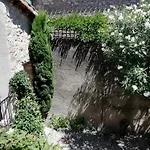 La Maison De La Fontaine * Villeneuve-Minervois