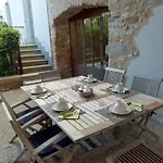 La Maison De La Fontaine