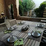 La Maison De La Fontaine Alojamento de Acomodação e Pequeno-almoço *