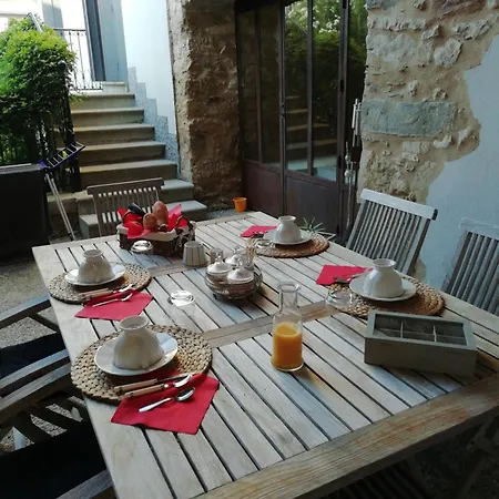 La Maison De La Fontaine לינה וארוחת בוקר *