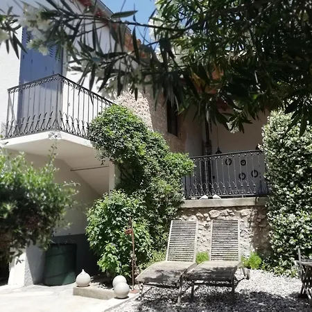 La Maison De La Fontaine Villeneuve-Minervois