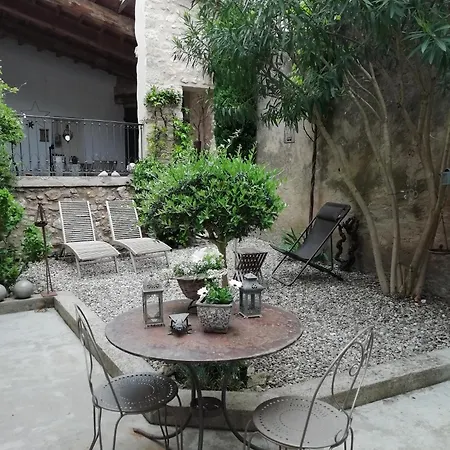 Couette-café La Maison De La Fontaine