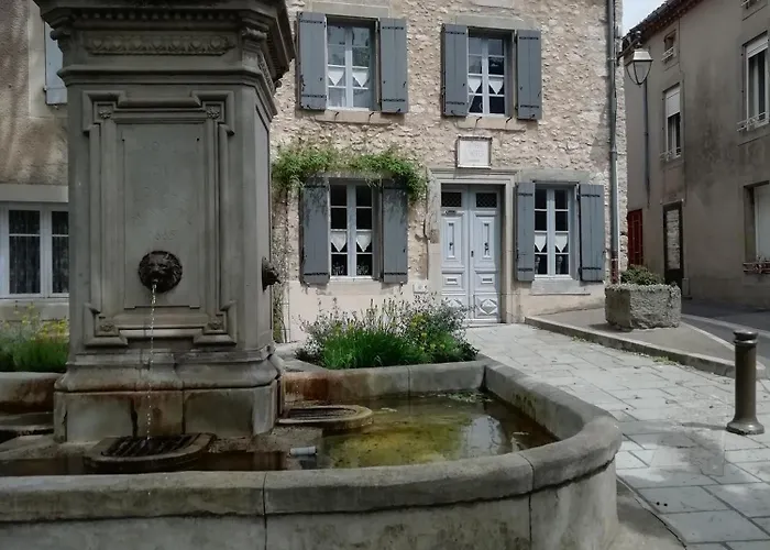 La Maison De La Fontaine Bed & Breakfast