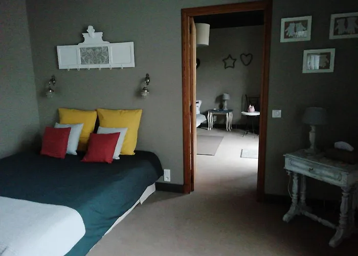 La Maison De La Fontaine Bed & Breakfast *
